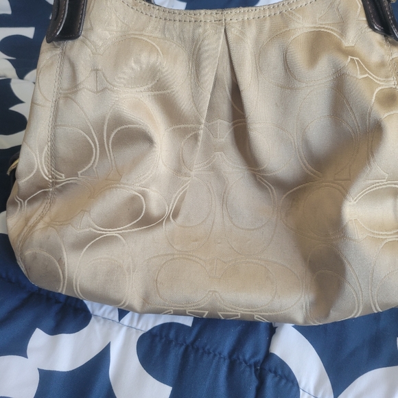 Coach purse - Picture 2 of 4